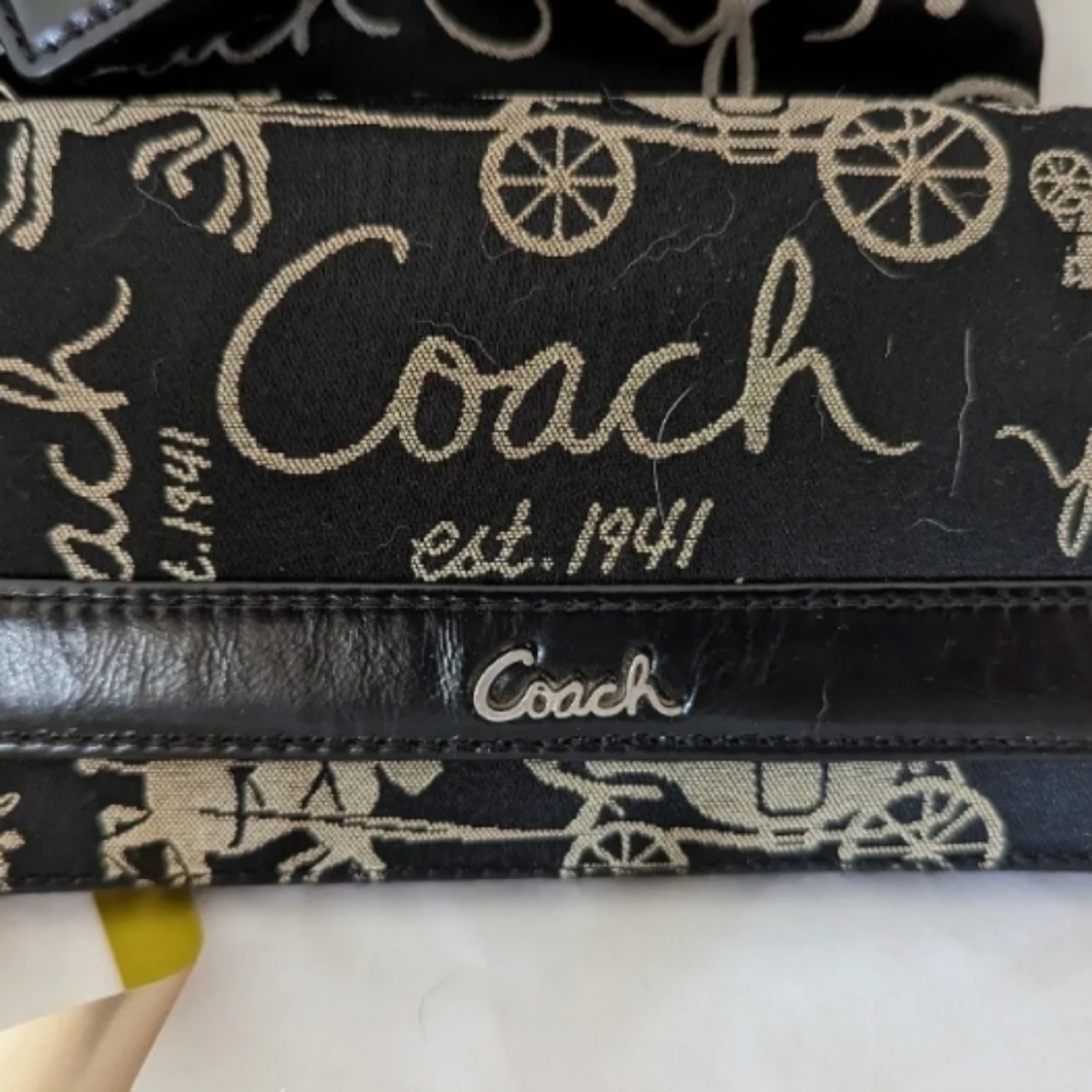 Coach Logo Bag and Wallet Very Nice!!